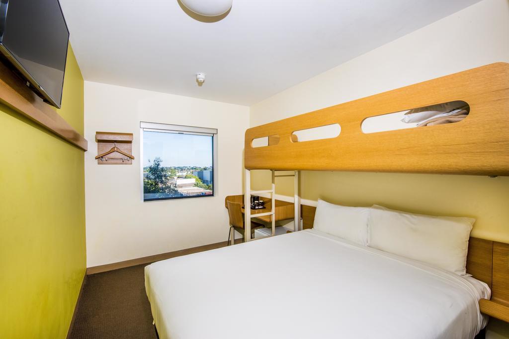 Ibis Budget Sydney Olympic Park Buitenkant foto