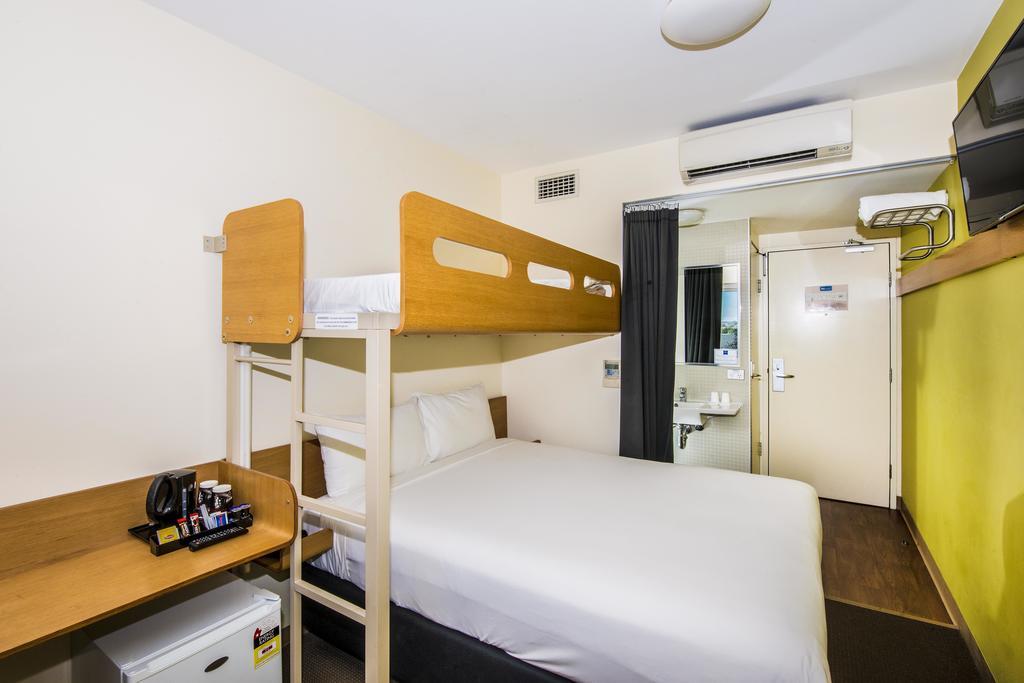 Ibis Budget Sydney Olympic Park Buitenkant foto