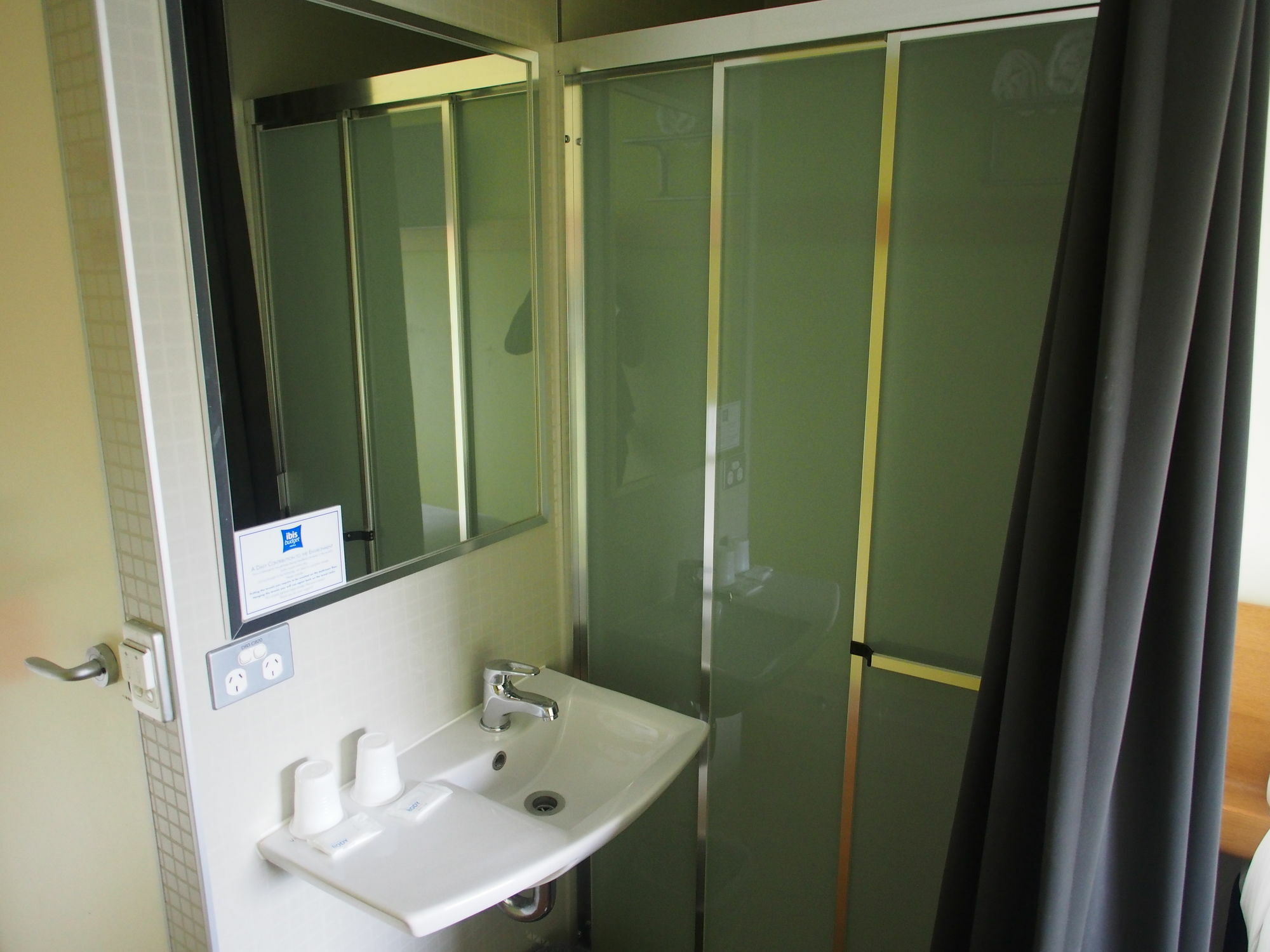 Ibis Budget Sydney Olympic Park Buitenkant foto